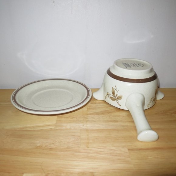 Gravy Sauce Pot Boat w/ Handle Royal Doulton 4.5" dia. w/ Underplate Sandsprite - Picture 5 of 8